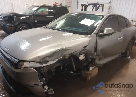 2025 Kia K4 Lxs z USA, uszkodzony, nr VIN 3KPFT4DE1SE170134